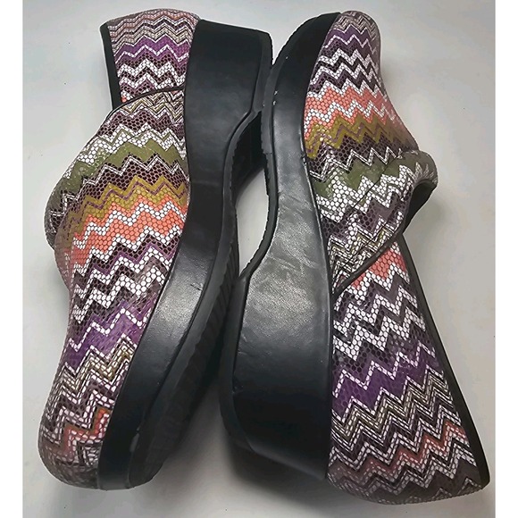 Cherokee Angelique Leather Clogs Chevron Zig Zag Nurse Comfort Size Est 9.5M - Picture 9 of 16